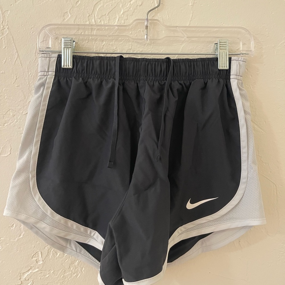 black and white nike shorts